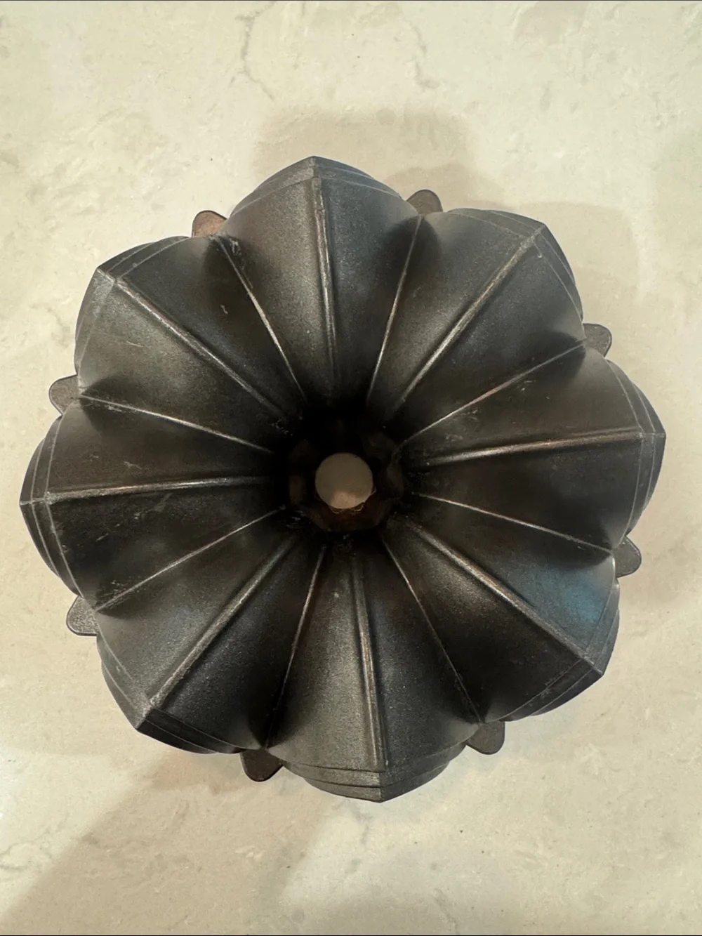 Nordic Ware Cast Aluminum Cathedral Bundt 10 Cup Cake Pan - Black